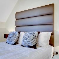 bed, pillow, pillows, sheet, room Michael  Higginson (Frazaz)