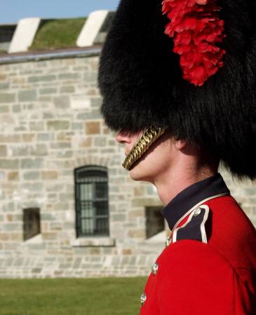 helmet, guard, england Gary Blakeley - Dreamstime