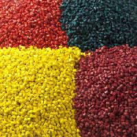 beads, yellow, red, small Aykuterd - Dreamstime