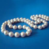 marbles, balls, blue, necklace Susan Quinland-stringer - Dreamstime