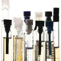 vials, bottles, liquids, homme Cristina